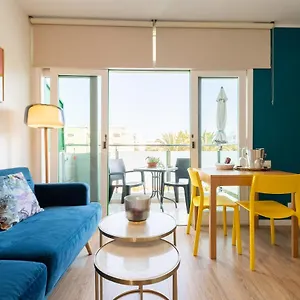 Trendy, Very Well Located Apartamento